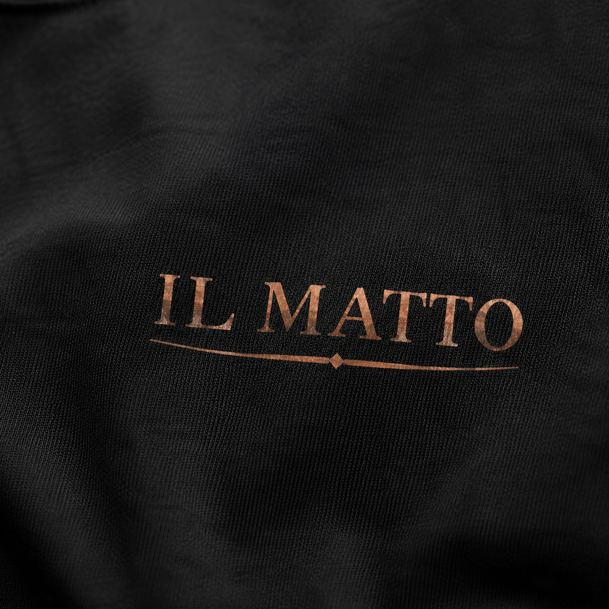 IL MATTO Everyday Tee Black Bronze design close-up